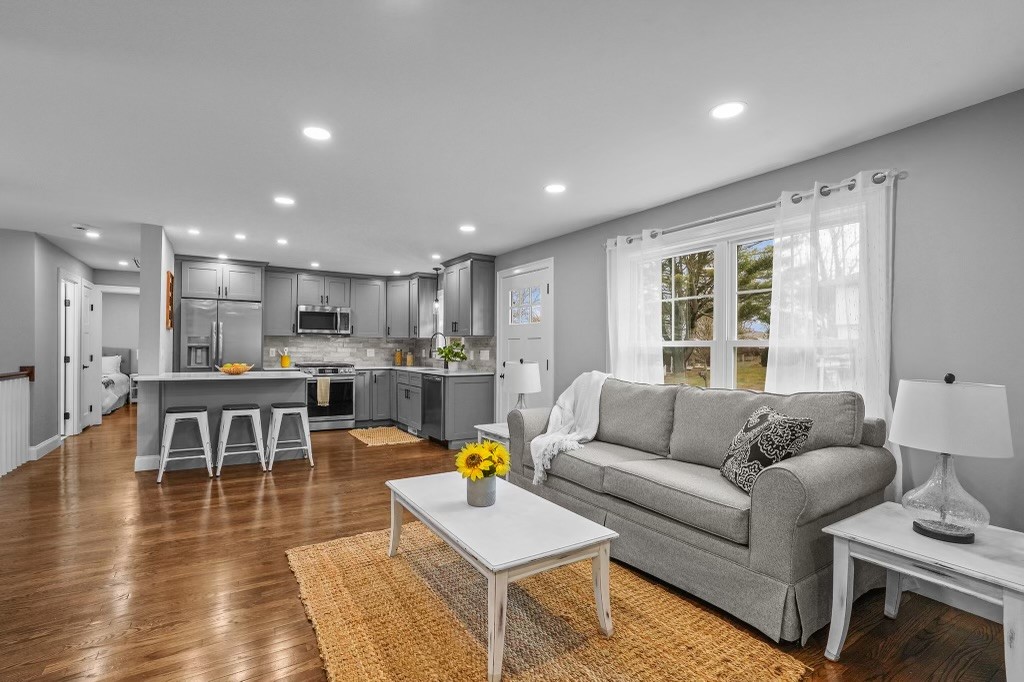 140 Redwood Road Portsmouth, RI 02871 - Photo 11 of 41