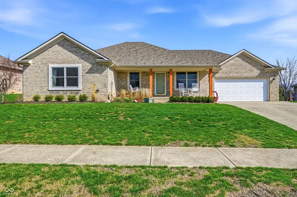 $349,999 | 2510 Oak Drive, Clayton, IN 46118