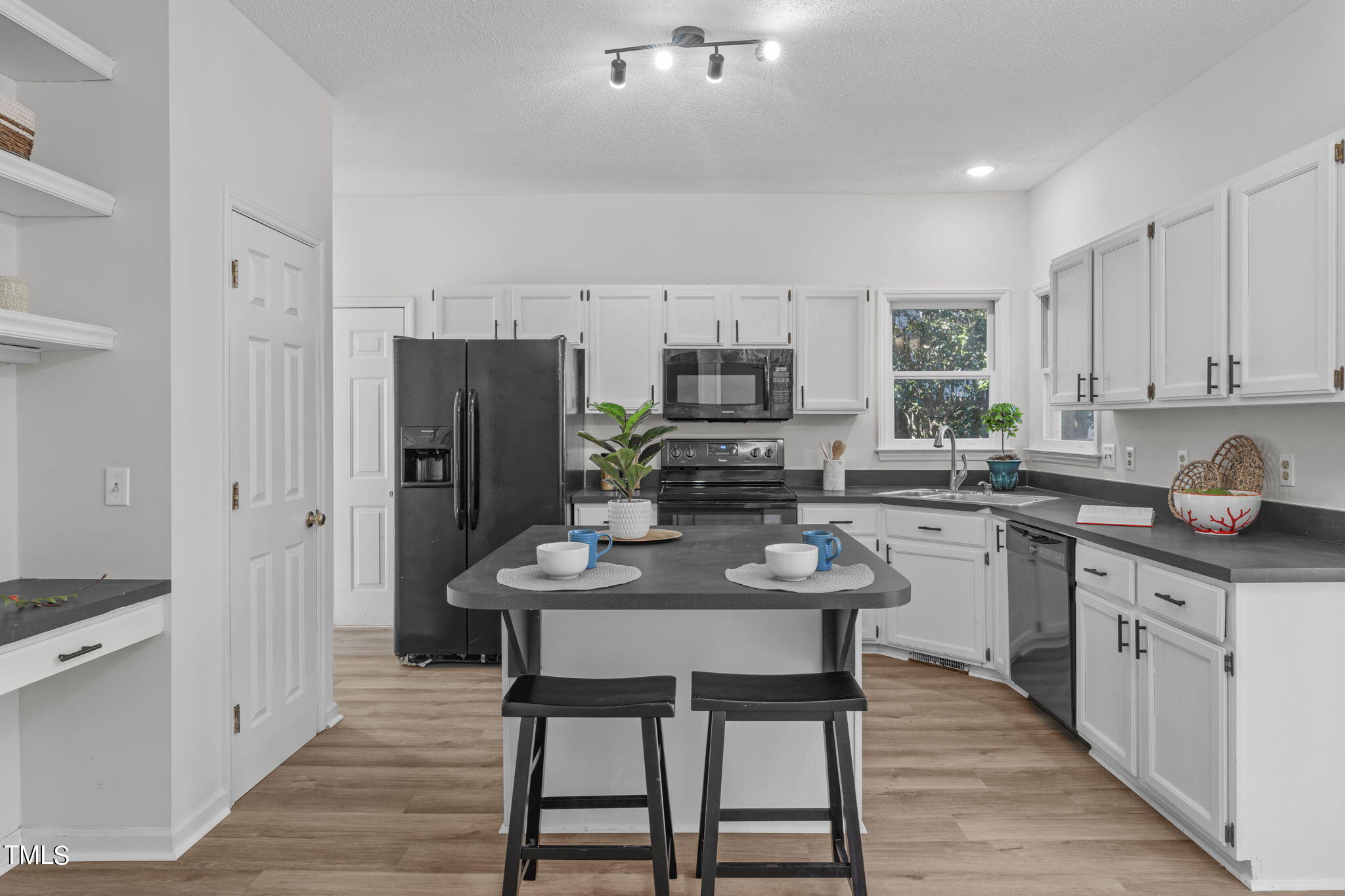 4601 Fisk Court Raleigh, NC 27604 - Photo 14 of 49 Kitchen