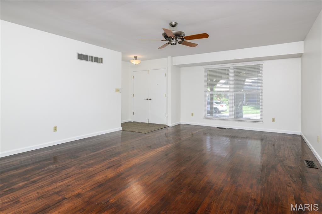 830 Westrun Drive Ballwin, MO 63021 - Photo 5 of 39