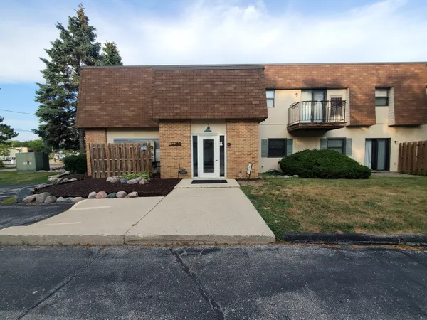 $184,900 | 12765 West Hampton Avenue, Unit 214, Butler, WI 53007