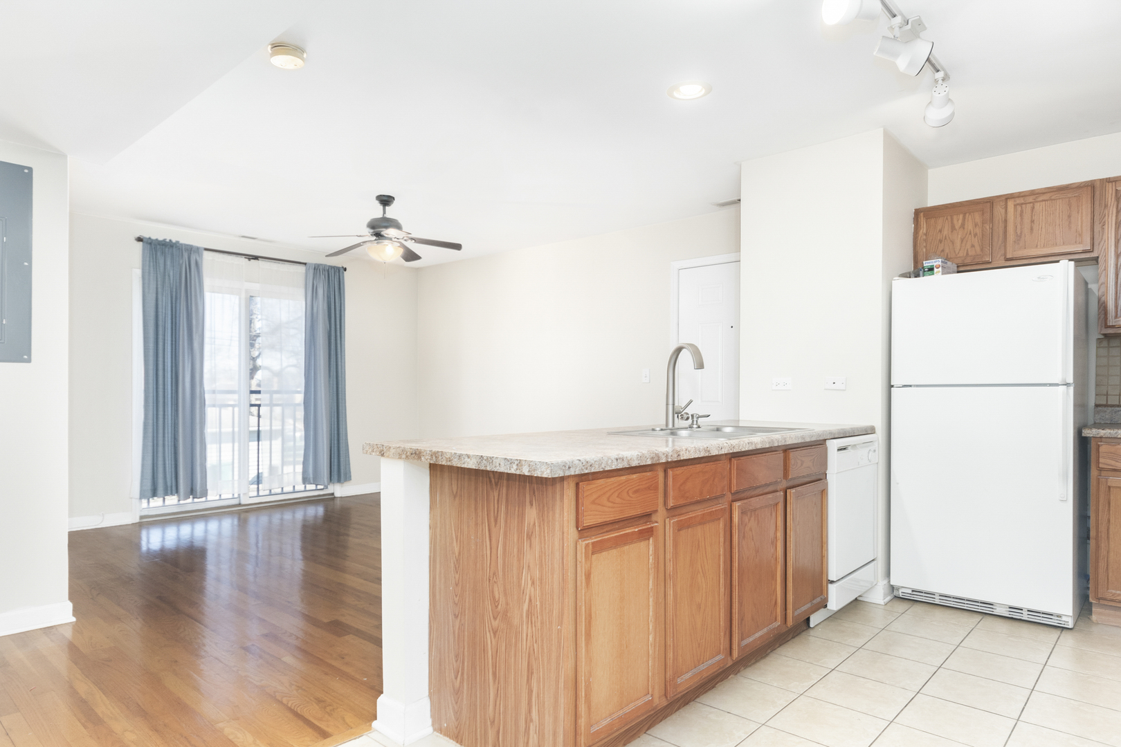 3447 Ridgeland Avenue, Unit 203 Berwyn, IL 60402 - Photo 11 of 17