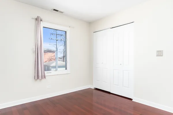 $189,900 | 3447 Ridgeland Avenue, Unit 203, Berwyn, IL 60402