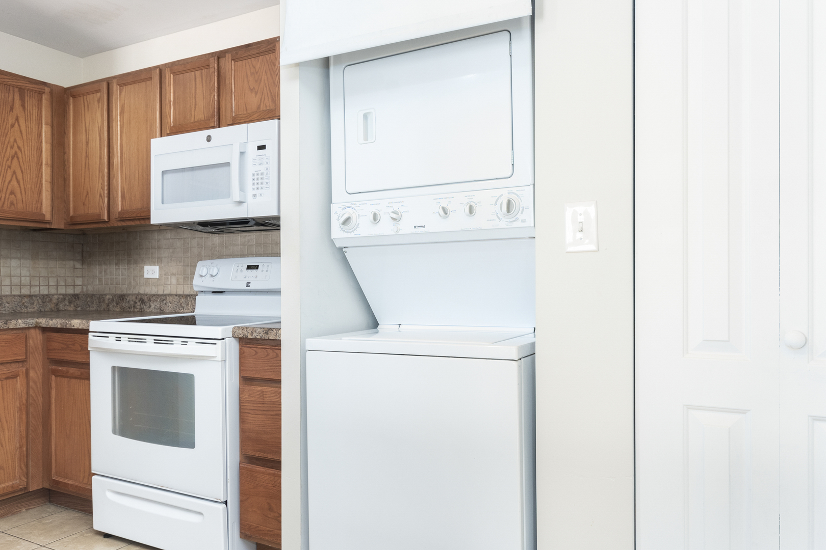 3447 Ridgeland Avenue, Unit 203 Berwyn, IL 60402 - Photo 8 of 17