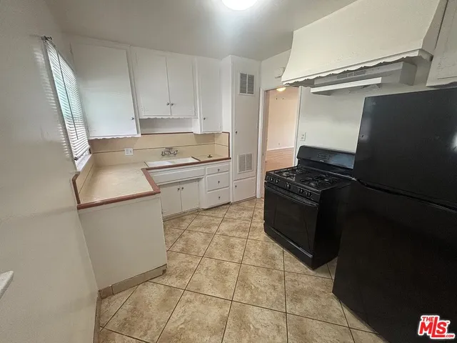 $1,900 | 4131 Palmwood Drive, Unit 5, Los Angeles, CA 90008