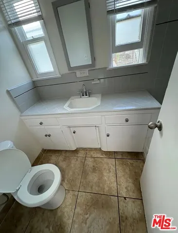 $1,900 | 4131 Palmwood Drive, Unit 5, Los Angeles, CA 90008