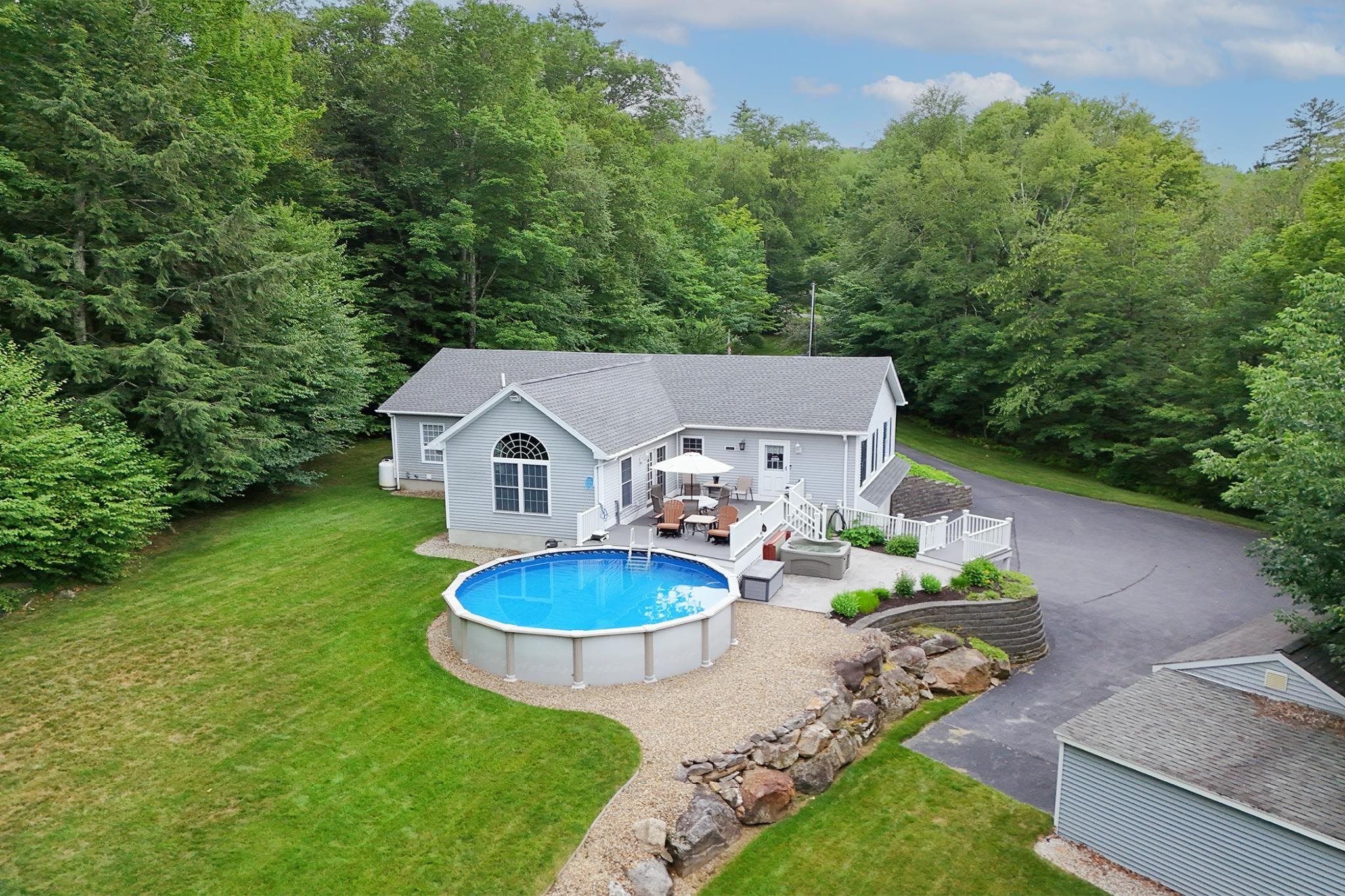183 Clough Hill Road Loudon, NH 03307 - Photo 3 of 48 Gallery Image 3