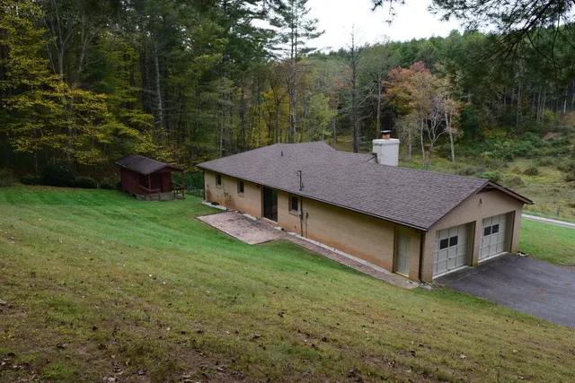 $347,000 | 171 Pine Creek Way Southeast, Floyd, VA 24091