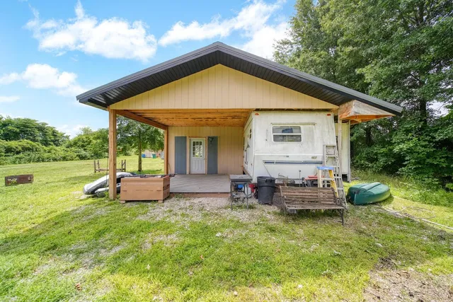 $165,000 | 7433 Milan-Oakville Road, Milan, MI 48160