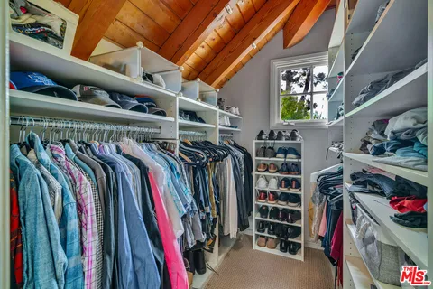 a view of a tub in the backyard