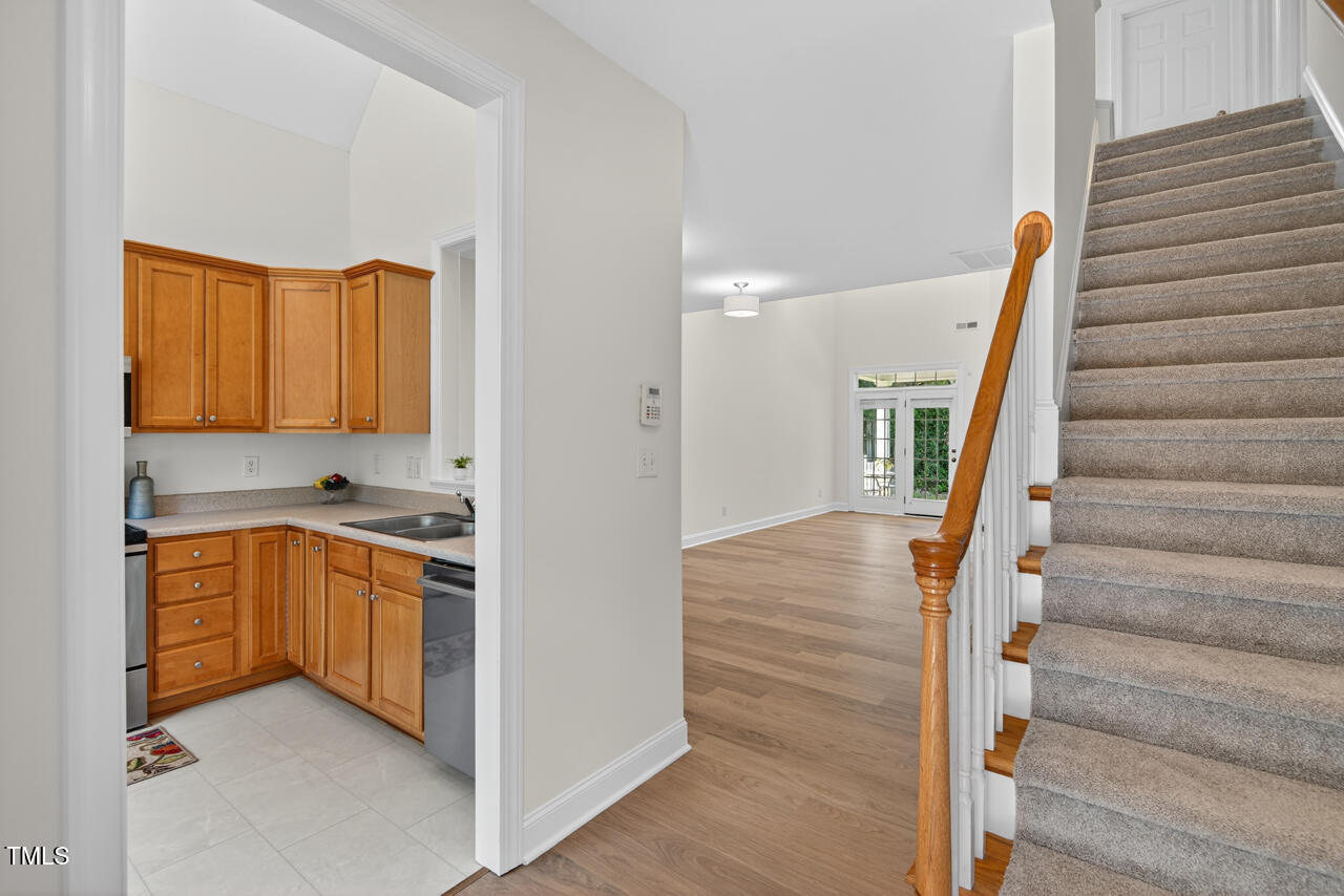 105 Jones Ferry Road, Unit H Carrboro, NC 27510 - Photo 4 of 37 07
