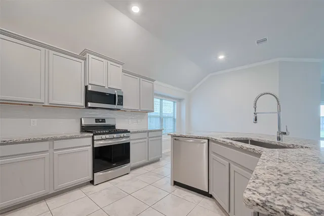 $2,500 | 918 Vidalia Onion Drive, Richmond, TX 77406