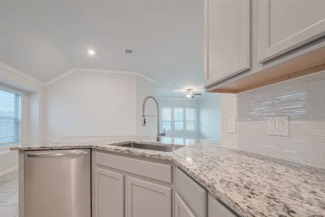 $2,500 | 918 Vidalia Onion Drive, Richmond, TX 77406