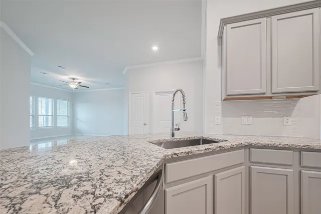 $2,500 | 918 Vidalia Onion Drive, Richmond, TX 77406