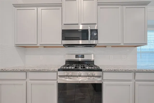 $2,500 | 918 Vidalia Onion Drive, Richmond, TX 77406