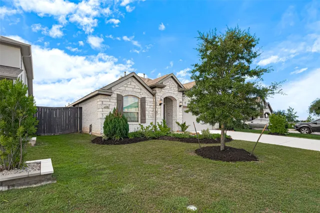 $2,500 | 918 Vidalia Onion Drive, Richmond, TX 77406