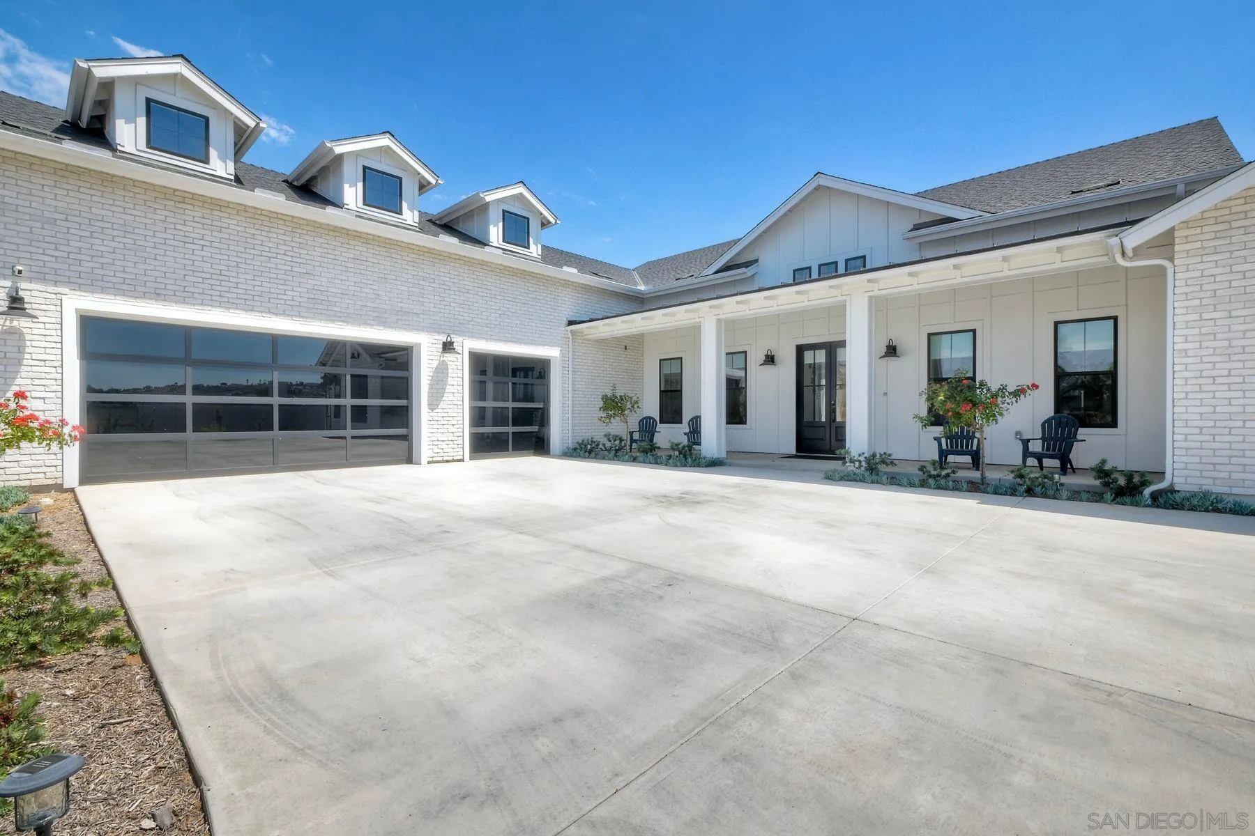 655 Hamilton Lane Escondido, CA 92029 - Photo 3 of 33