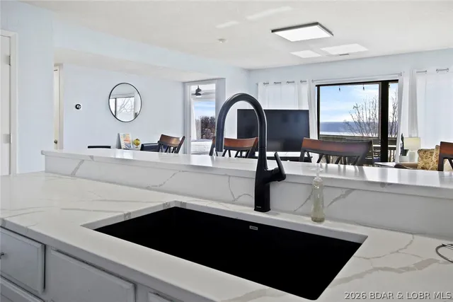 $254,900 | 2500 Bay Point Lane, Unit 724, Osage Beach, MO 65065