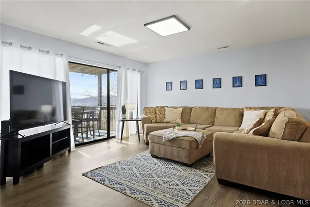 $254,900 | 2500 Bay Point Lane, Unit 724, Osage Beach, MO 65065