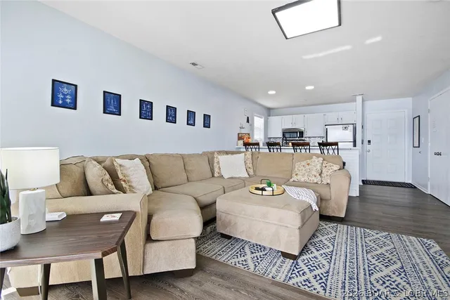 $254,900 | 2500 Bay Point Lane, Unit 724, Osage Beach, MO 65065