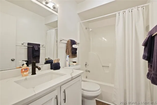 $254,900 | 2500 Bay Point Lane, Unit 724, Osage Beach, MO 65065