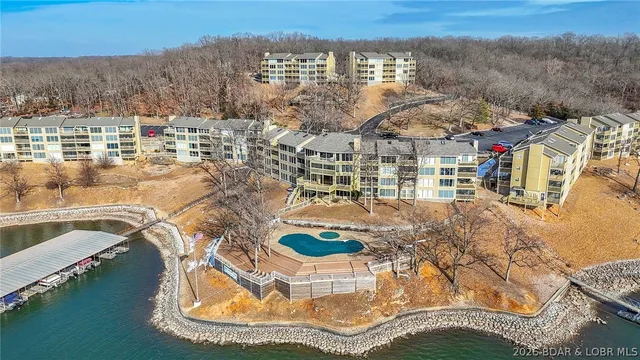 $254,900 | 2500 Bay Point Lane, Unit 724, Osage Beach, MO 65065