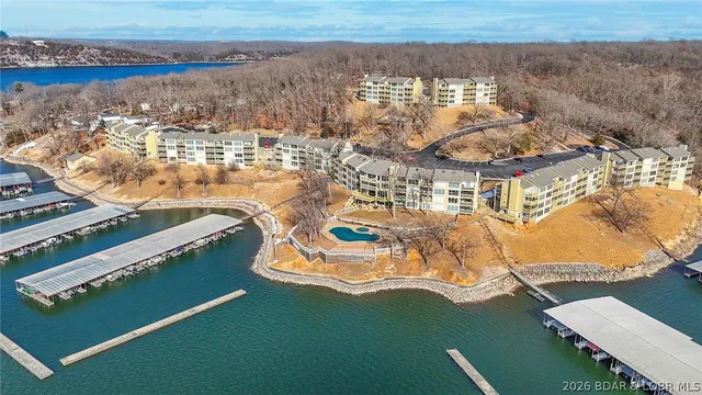 $254,900 | 2500 Bay Point Lane, Unit 724, Osage Beach, MO 65065