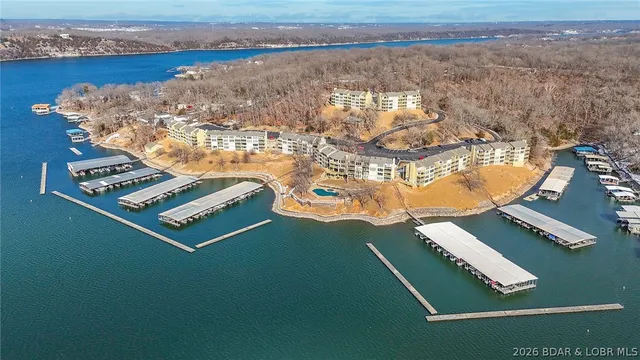 $254,900 | 2500 Bay Point Lane, Unit 724, Osage Beach, MO 65065