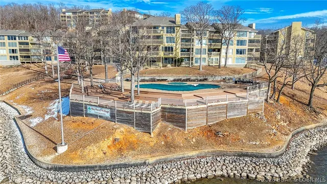 $254,900 | 2500 Bay Point Lane, Unit 724, Osage Beach, MO 65065