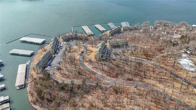 $254,900 | 2500 Bay Point Lane, Unit 724, Osage Beach, MO 65065