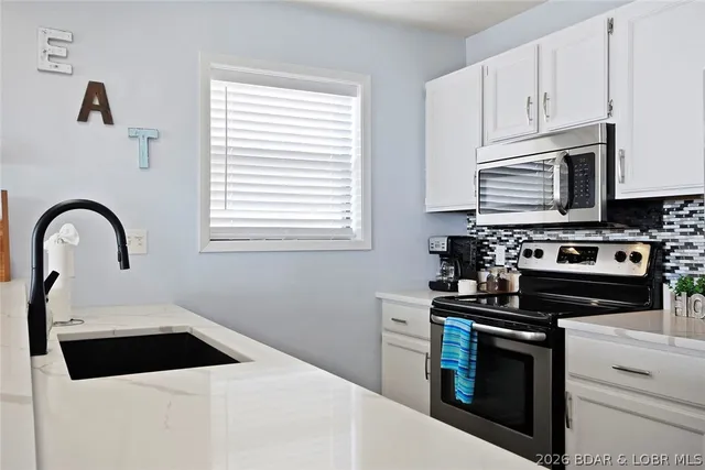$254,900 | 2500 Bay Point Lane, Unit 724, Osage Beach, MO 65065