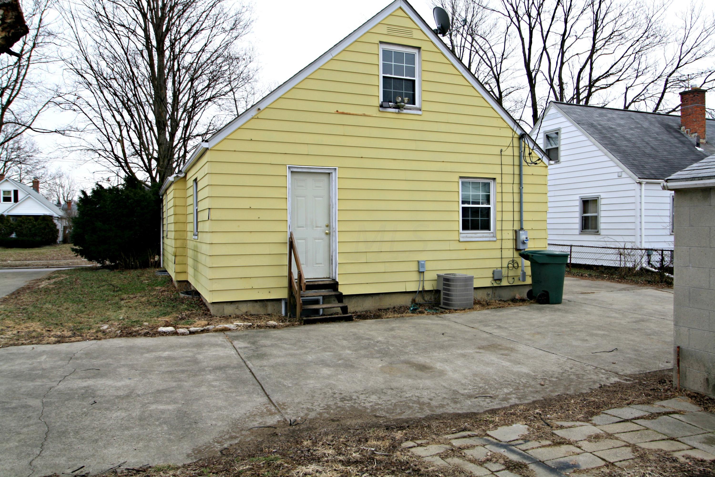 3449 Beulah Road Columbus, OH 43224 - Photo 3 of 24 Gallery Image 3