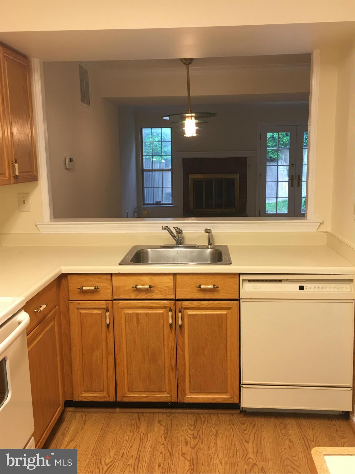2109 Derby Ridge Lane, Unit 26 Silver Spring, MD 20910 - Photo 4 of 16 Kitchen