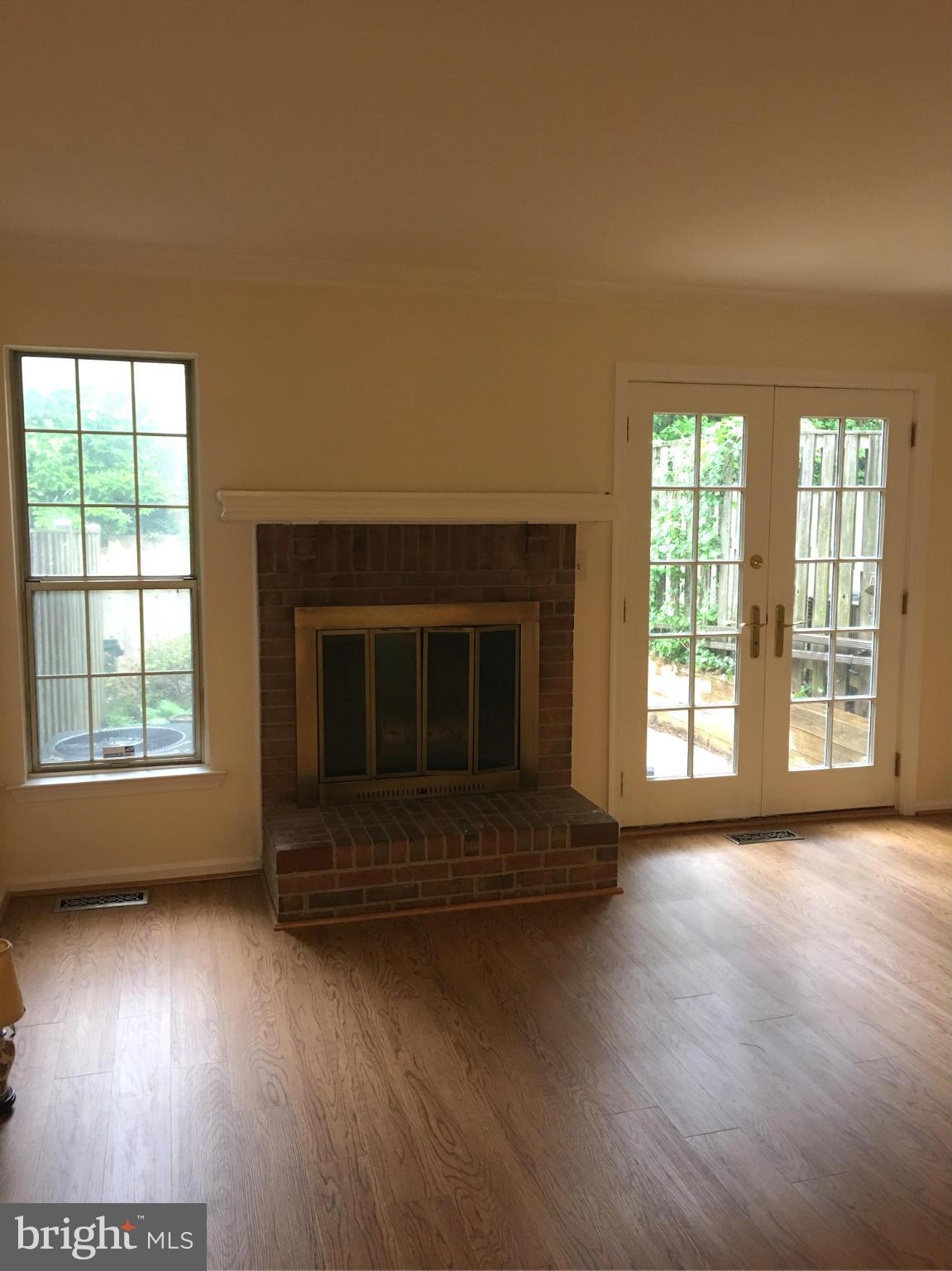 2109 Derby Ridge Lane, Unit 26 Silver Spring, MD 20910 - Photo 6 of 16 Living Room