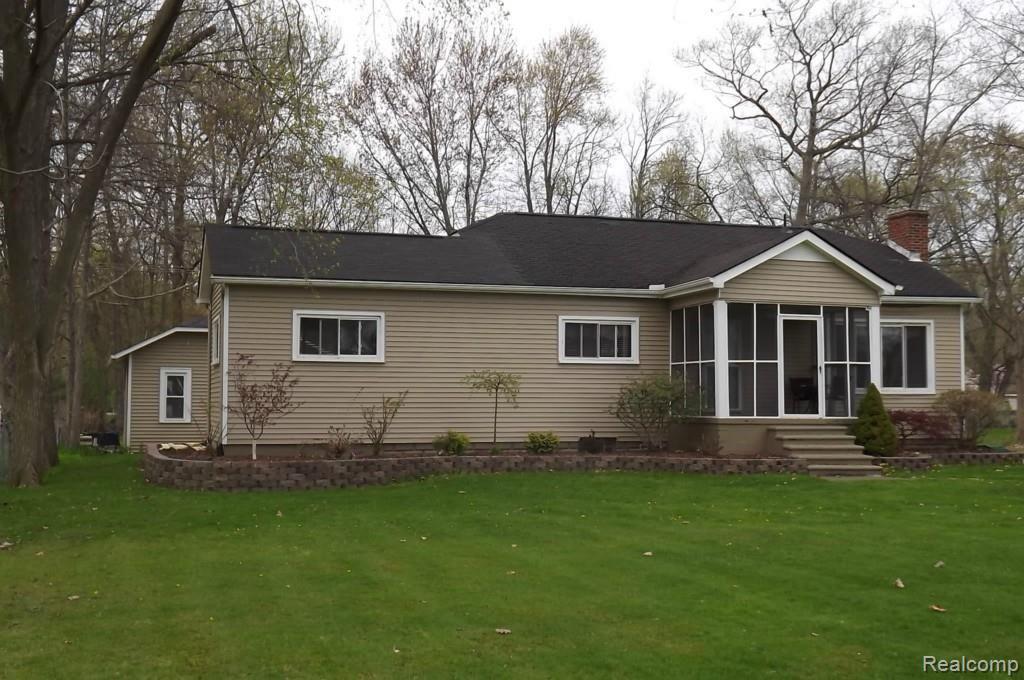 8994 Lake Road Grosse Ile, MI 48138 - Photo 3 of 31 Gallery Image 3