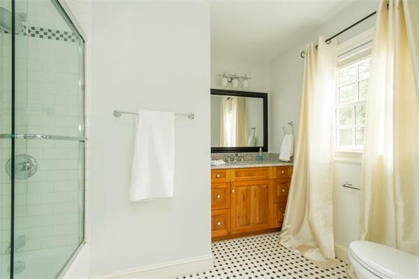 8 Lathrop Road Wellesley, MA 02482 - Photo 17 of 27