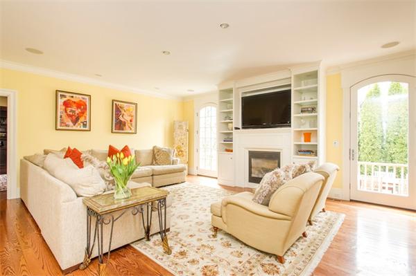 8 Lathrop Road Wellesley, MA 02482 - Photo 3 of 27