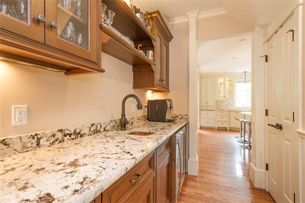 8 Lathrop Road Wellesley, MA 02482 - Photo 8 of 27