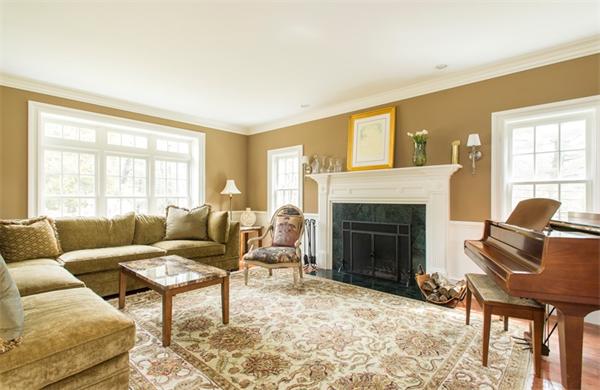 8 Lathrop Road Wellesley, MA 02482 - Photo 10 of 27