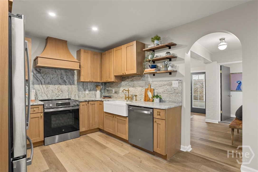 2221 Walz Drive Savannah, GA 31404 - Photo 12 of 44 Kitchen