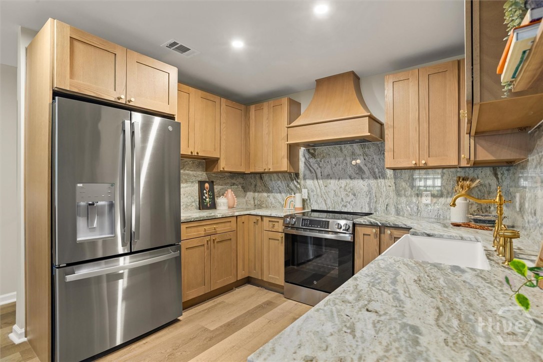 2221 Walz Drive Savannah, GA 31404 - Photo 14 of 44 Kitchen