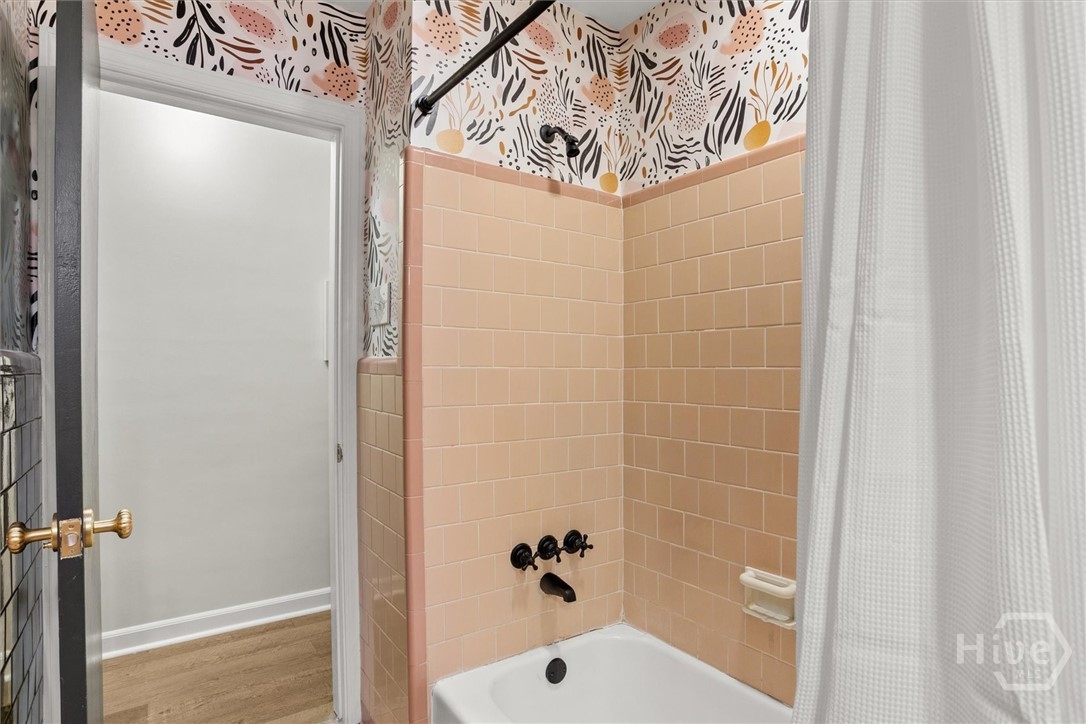 2221 Walz Drive Savannah, GA 31404 - Photo 33 of 44 Guest Bathroom