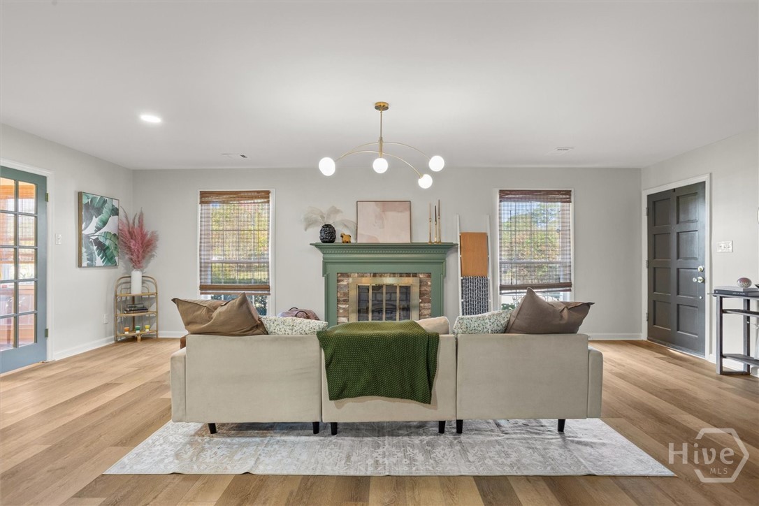 2221 Walz Drive Savannah, GA 31404 - Photo 7 of 44 Living Area