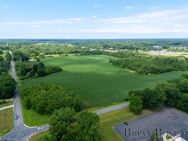 $6,000,000 | 4093 68th Street Southwest, Byron Center, MI 49315