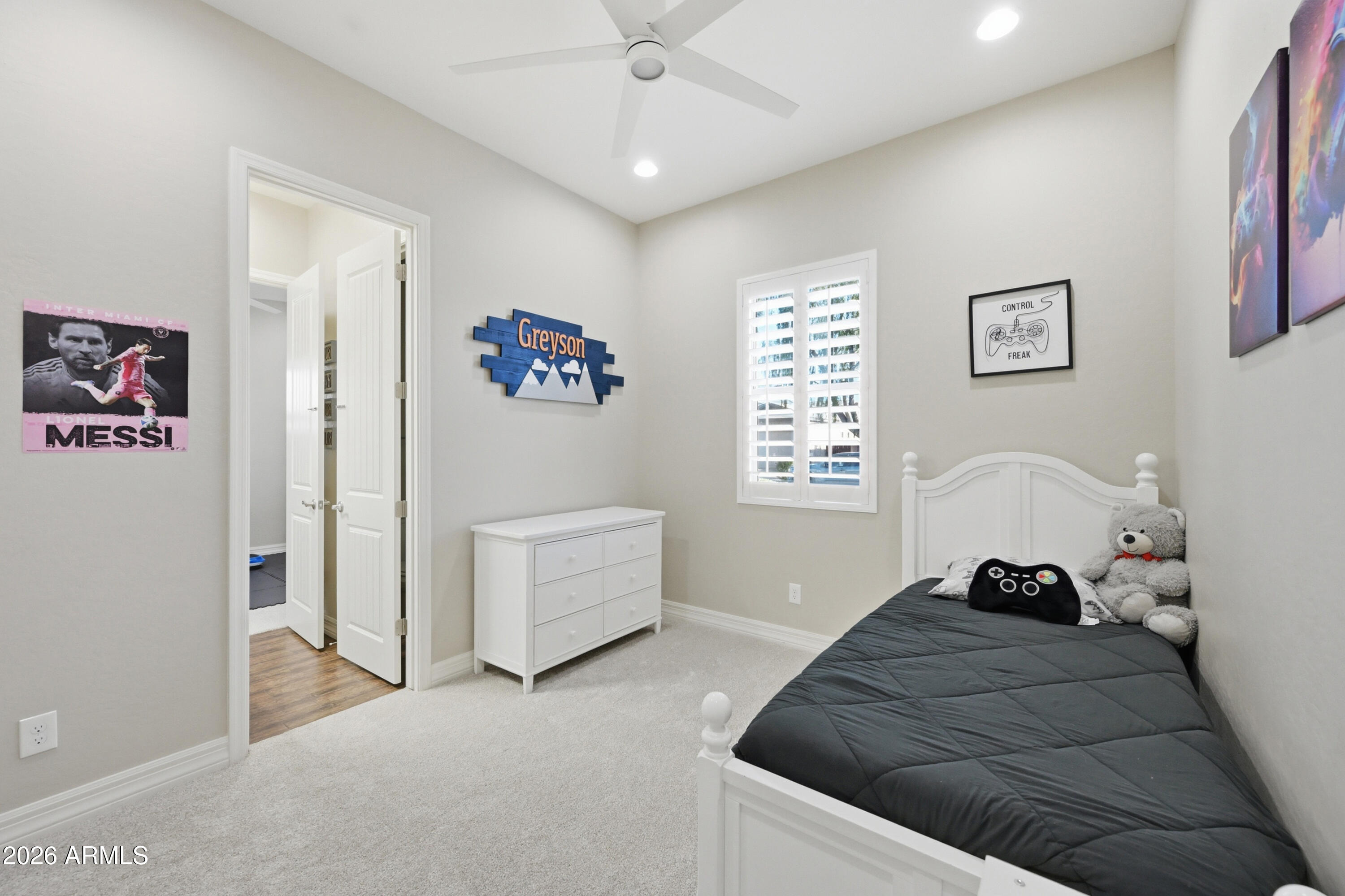 862 East Hampton Lane Gilbert, AZ 85295 - Photo 16 of 35 Jack and Jill Bathroom
