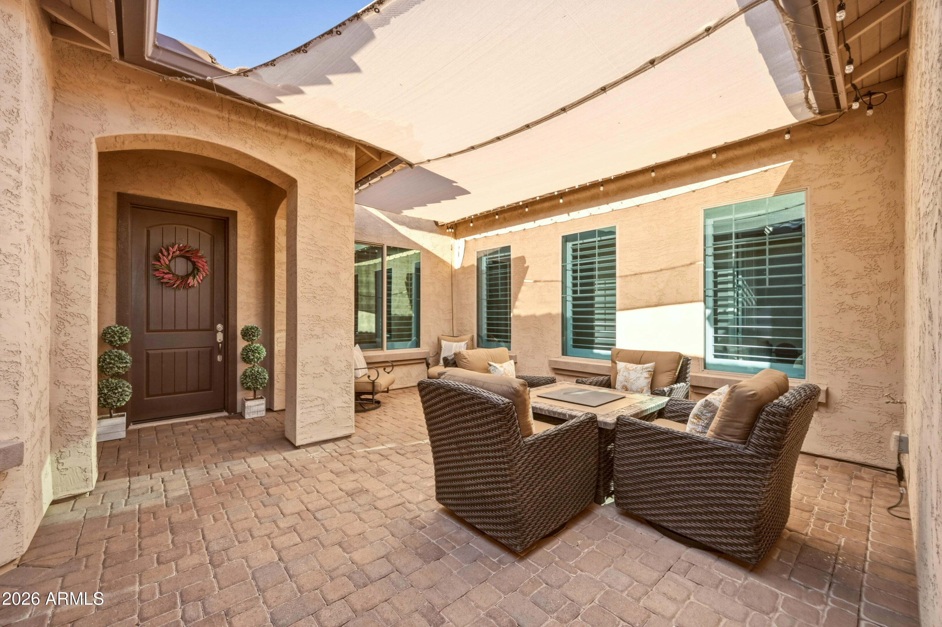 862 East Hampton Lane Gilbert, AZ 85295 - Photo 2 of 35 Courtyard