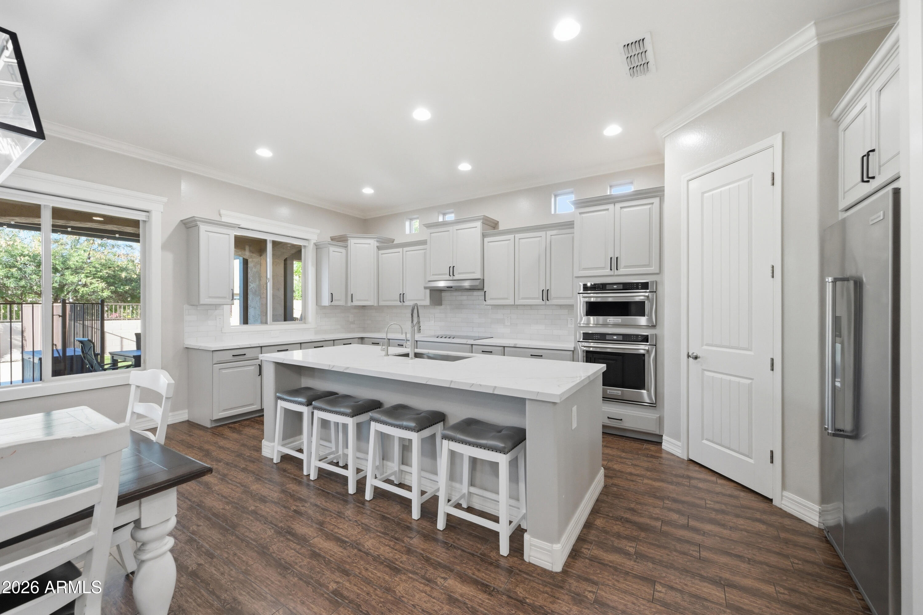 862 East Hampton Lane Gilbert, AZ 85295 - Photo 8 of 35 Updated Kitchen