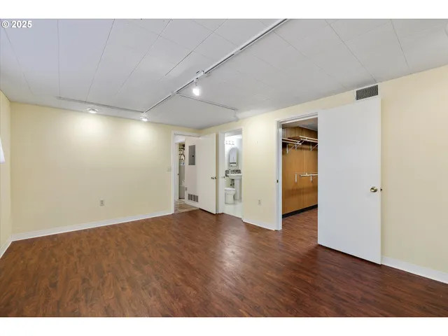 $585,000 | 1360 Northwest 130th Avenue, Portland, OR 97229