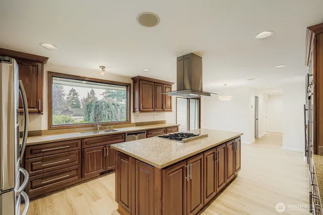 $1,574,000 | 1733 172nd Place Northeast, Bellevue, WA 98008