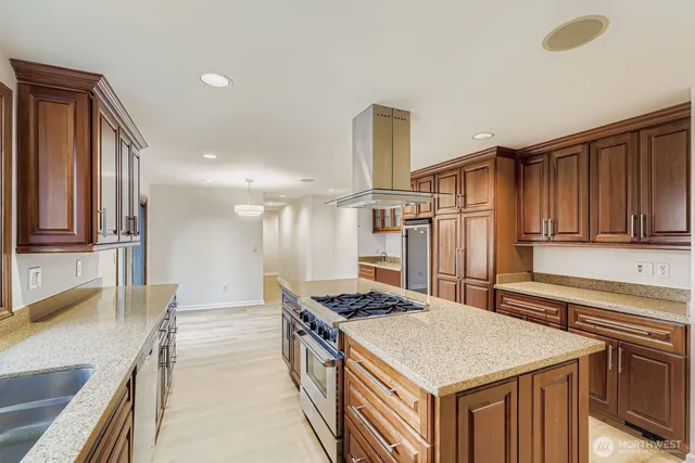 $1,574,000 | 1733 172nd Place Northeast, Bellevue, WA 98008